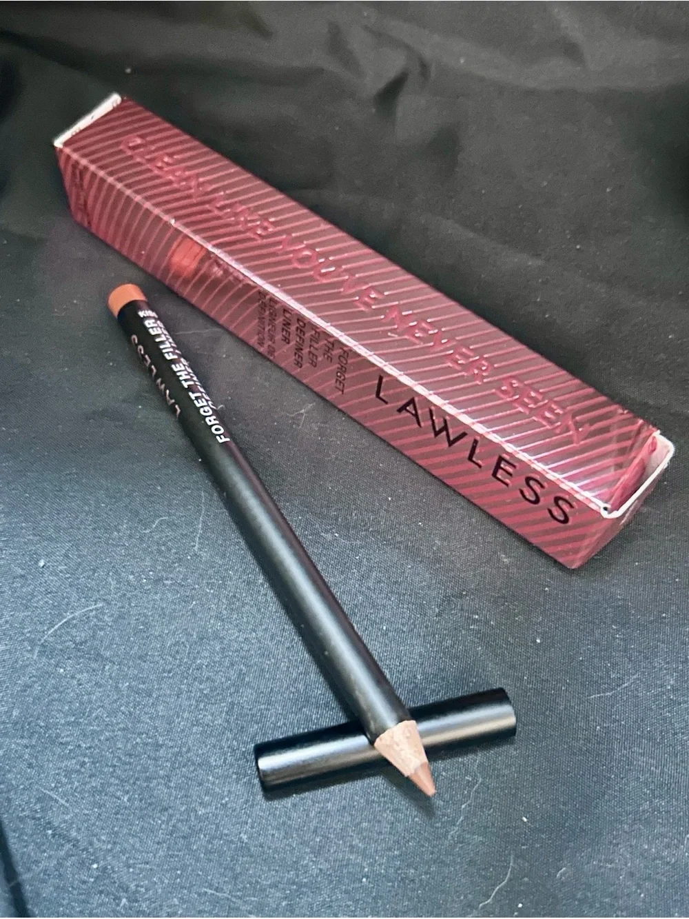 LAWLESS Matte Brown Lip Liner Pencil - KISS